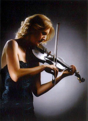 Kate Hendry - Wedding violinist